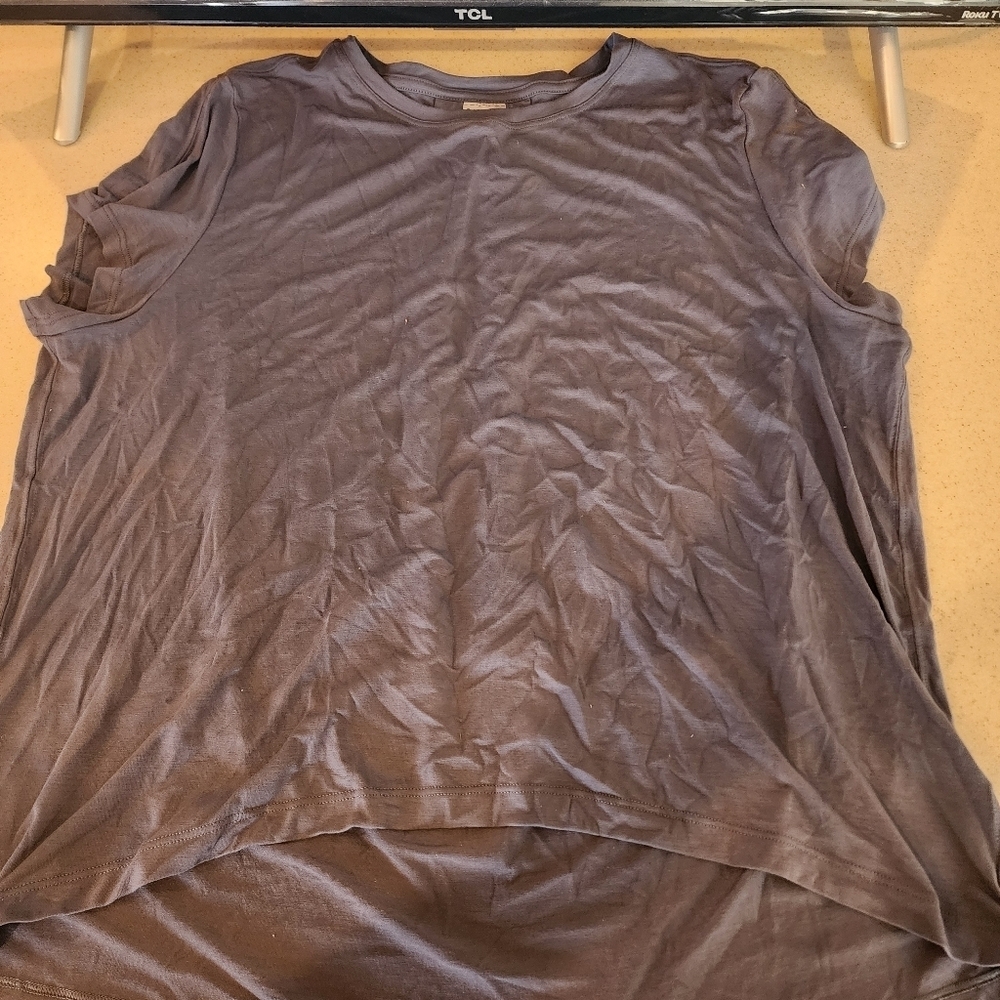 BB - Athleta Tee Small